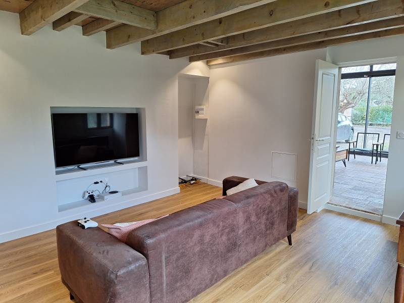 Aménager un atelier en bureau fonctionnel et confortable pour télétravail ou activité pro à Rabastens (81)