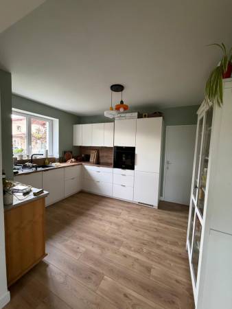 Notre zone d'activité pour ce service Rénovation chambre avec isolation thermique pose de revêtements muraux et sols création de rangements et remplacement de fenêtres